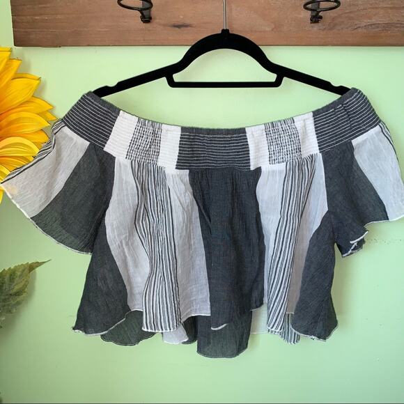 NWT Elan Blue & White Cropped Smocked Striped Off-Shoulder Top Size: Medium - Picture 10 of 15